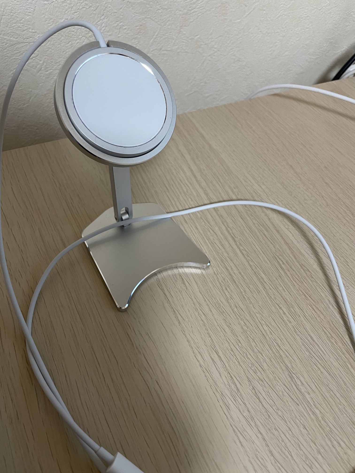 MagSafe充電器とスタンド